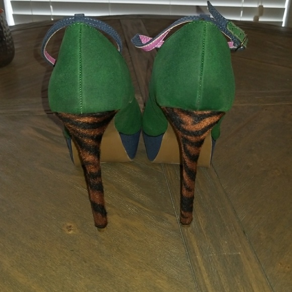 Platform Heels - Picture 3 of 4